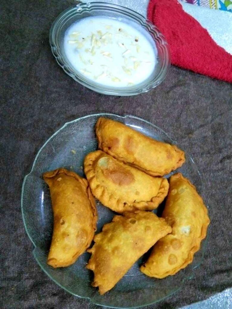 Gujiya Recipe (Hyderabadi methi gujiya with kheer)