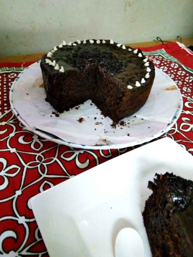 Moist Chocolate Cake (Chocolate cake)