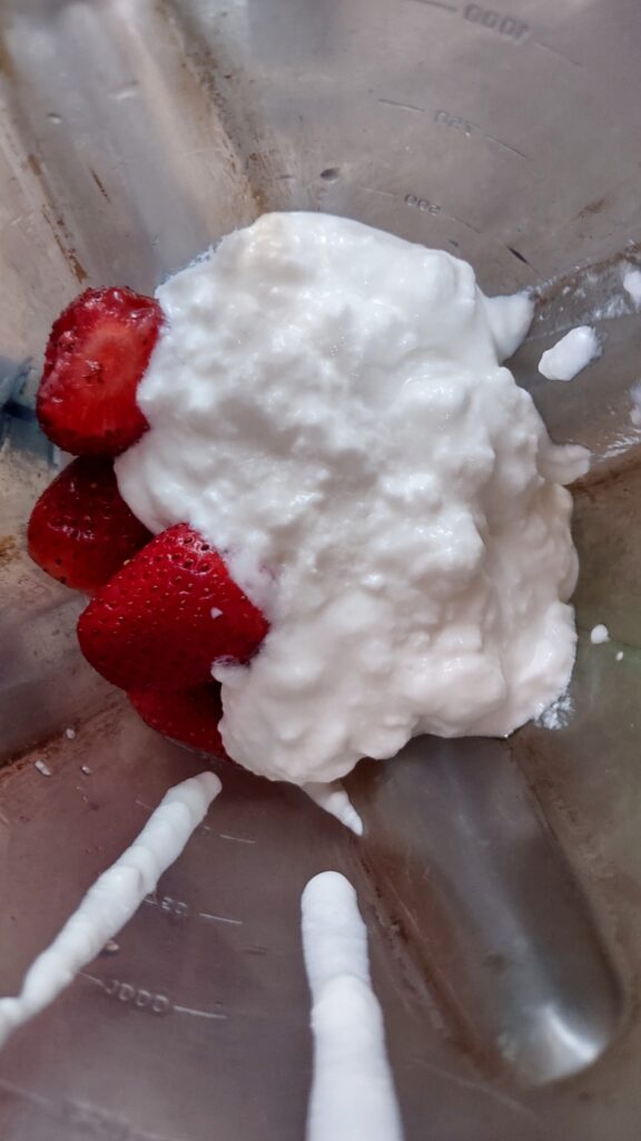 Strawberry Smoothie (Frozen fruit smoothie)
